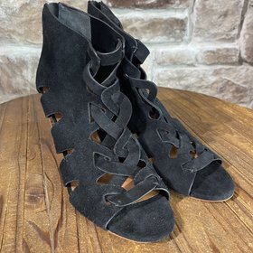 Zodiac Black Faux Suede Camilla Sandal, Size