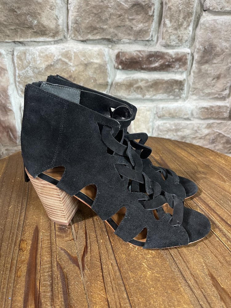 Zodiac Black Faux Suede Camilla Sandal, Size