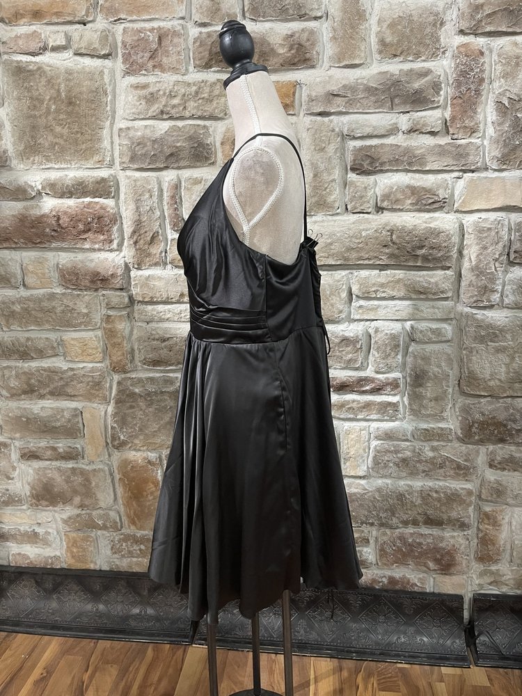 Fiesta Fashion Black Lace Up Back Dress with Pockets, Size 3XL