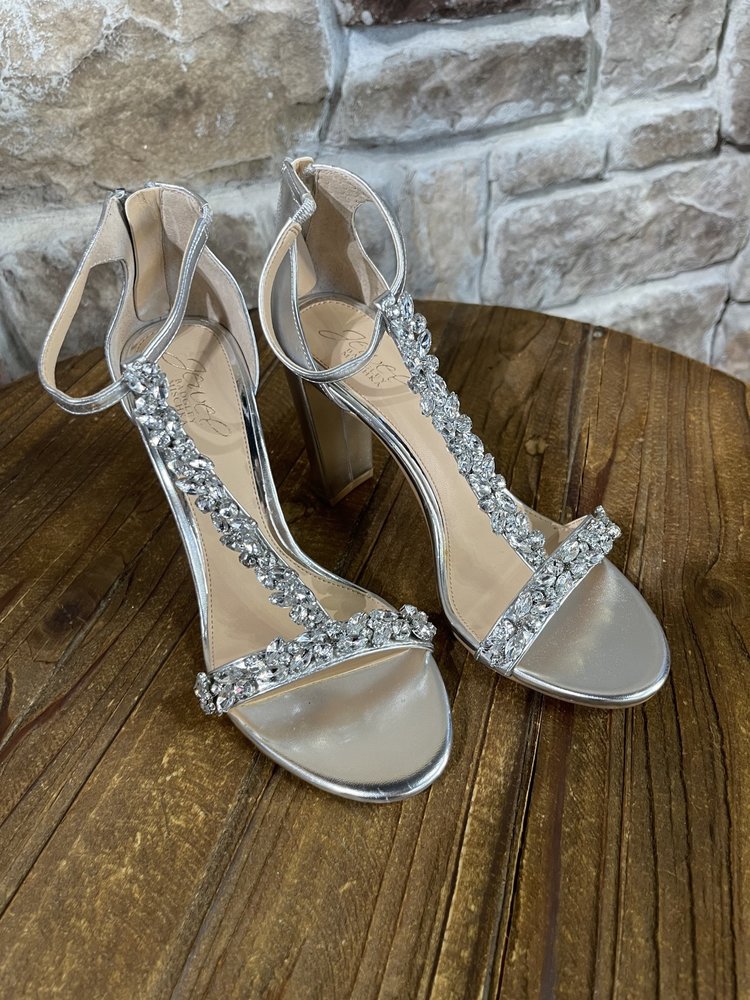 Jewel Badgley Mischka Silver Rhinestone T-Strap  Sandals, Size 7