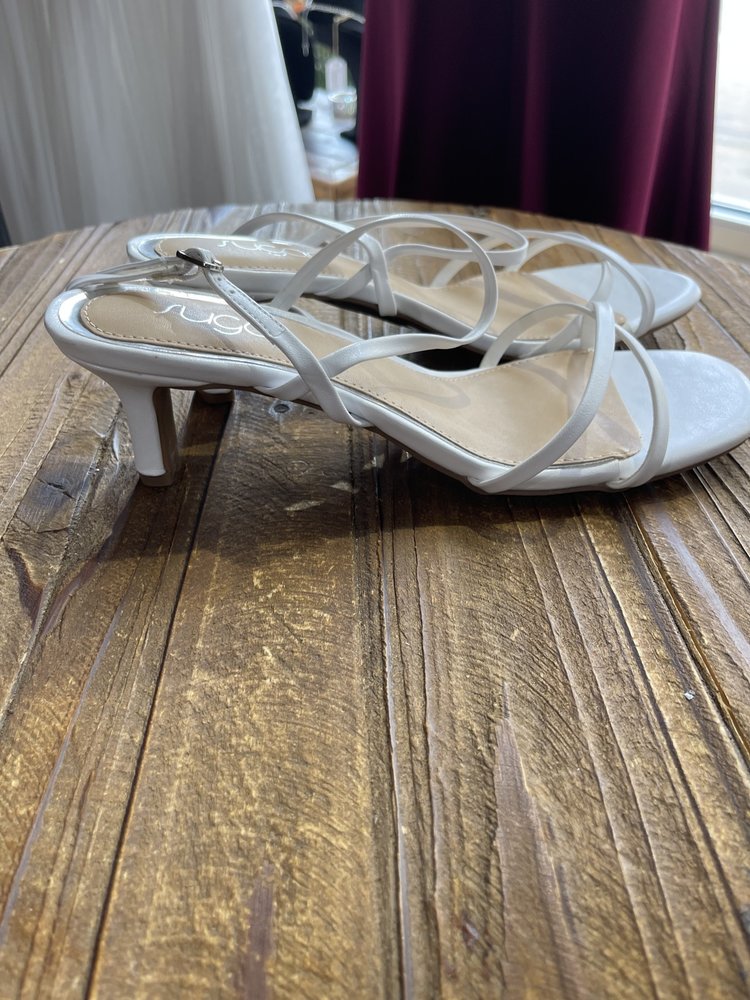 Sugar Inc White Low Heel Sandal with Crossing Straps, Size 11