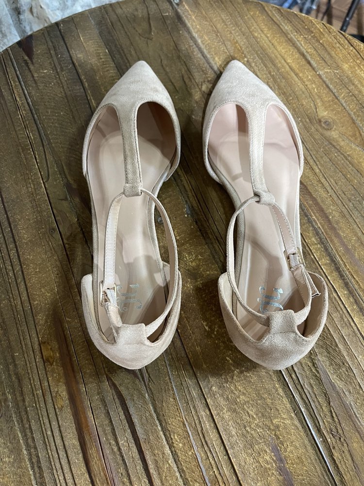 JG Suede Flat T Strap, Size 12