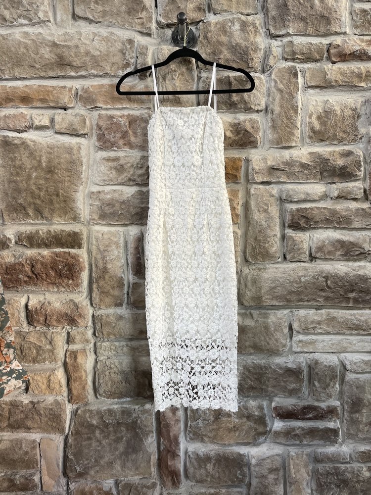 B Darlin White Floral Lace Strapless Sheath, Size 1/2