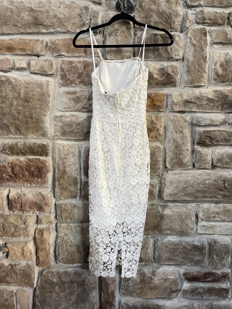 B Darlin White Floral Lace Strapless Sheath, Size 1/2