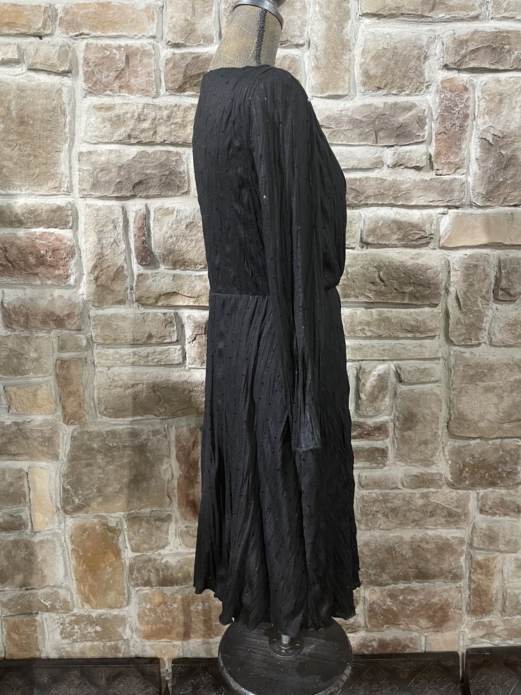 Adrianna Papell Black Crinkle Dress with Sequins, Size 8