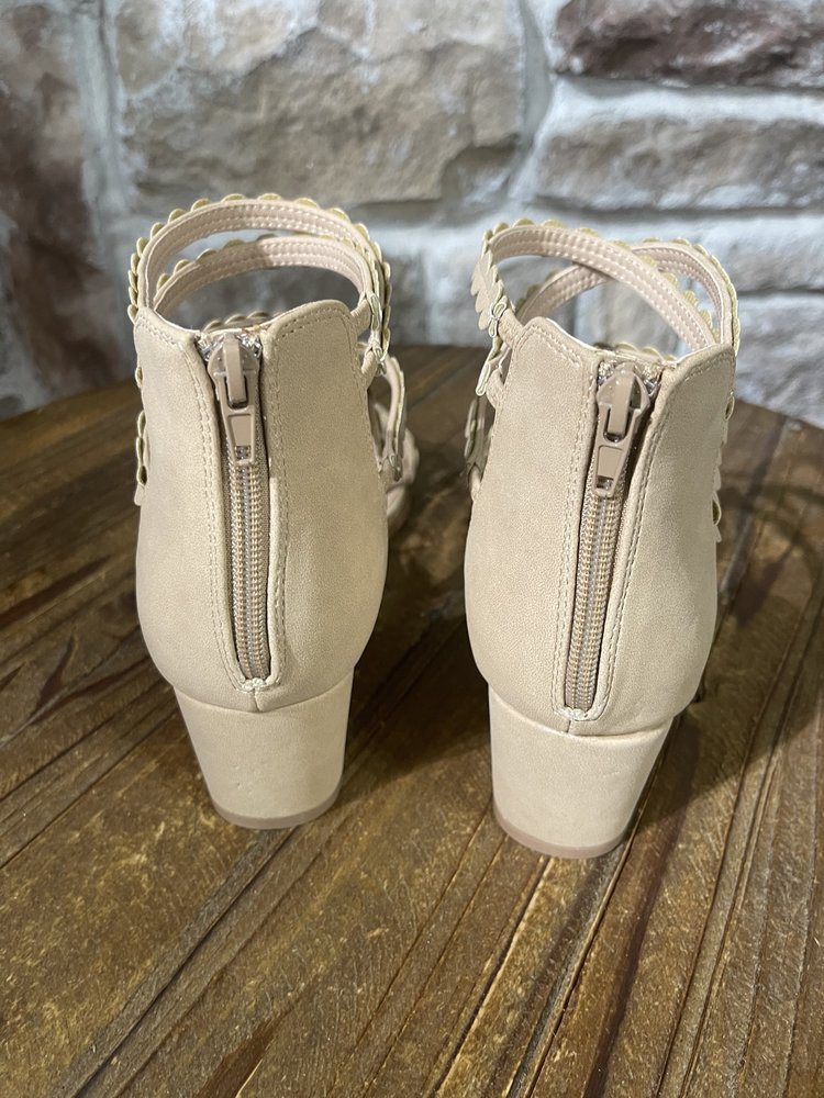 Journee Tan Scalloped Strap Sandals, Size 11