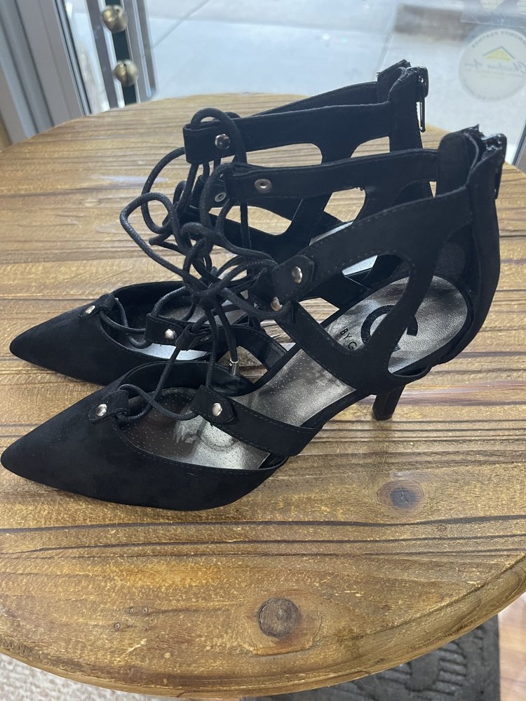 Guess Black Suede Closed Toe Sandal, Size 8