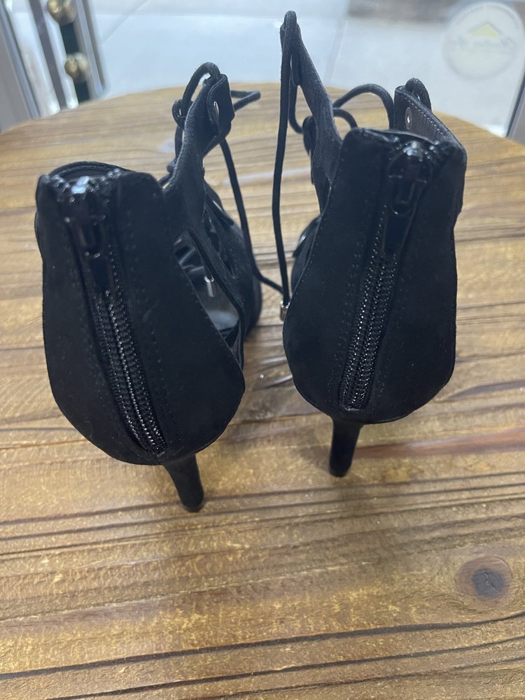 Guess Black Suede Closed Toe Sandal, Size 8