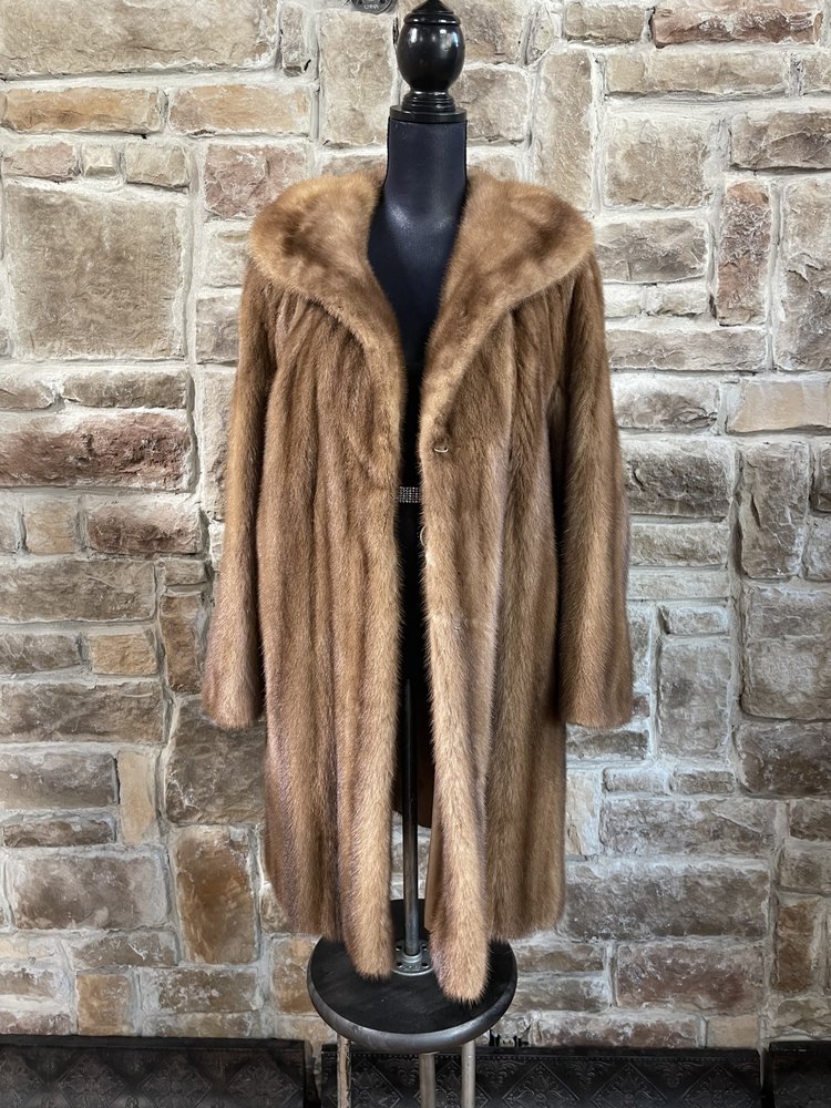 Andre Furs Ranch Mink Stroller, Size L