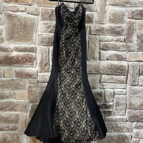 Camille La Vie Black Gown with Nude Underlay Panel of Floral Lace, Size 0