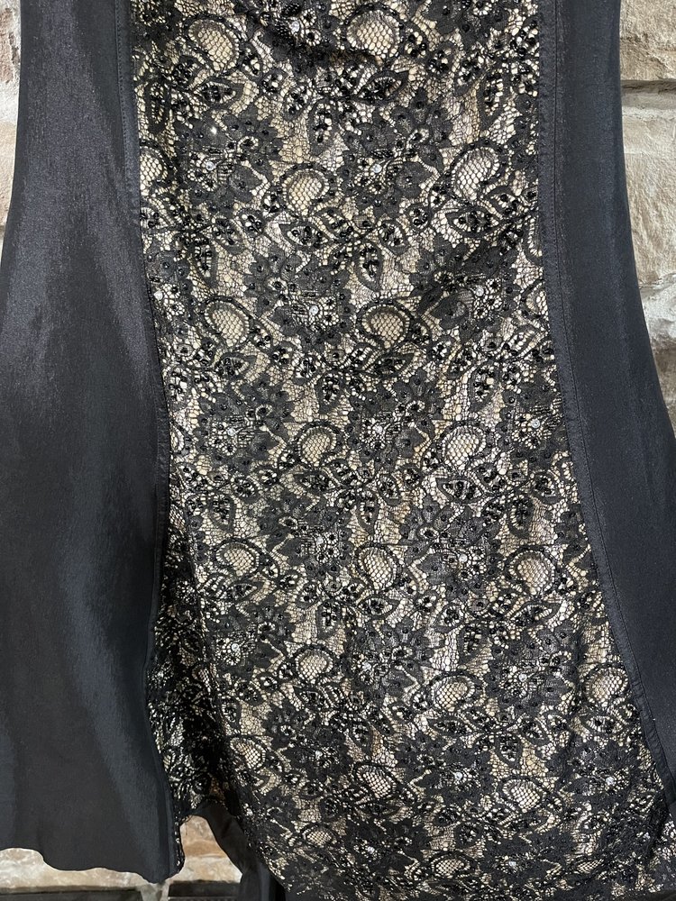 Camille La Vie Black Gown with Nude Underlay Panel of Floral Lace, Size 0