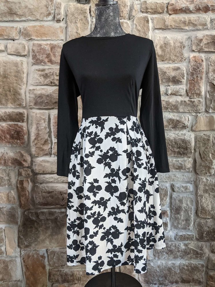 Oxiuly Fashion Black A-Line Dress with B/W Floral Skirt, XL