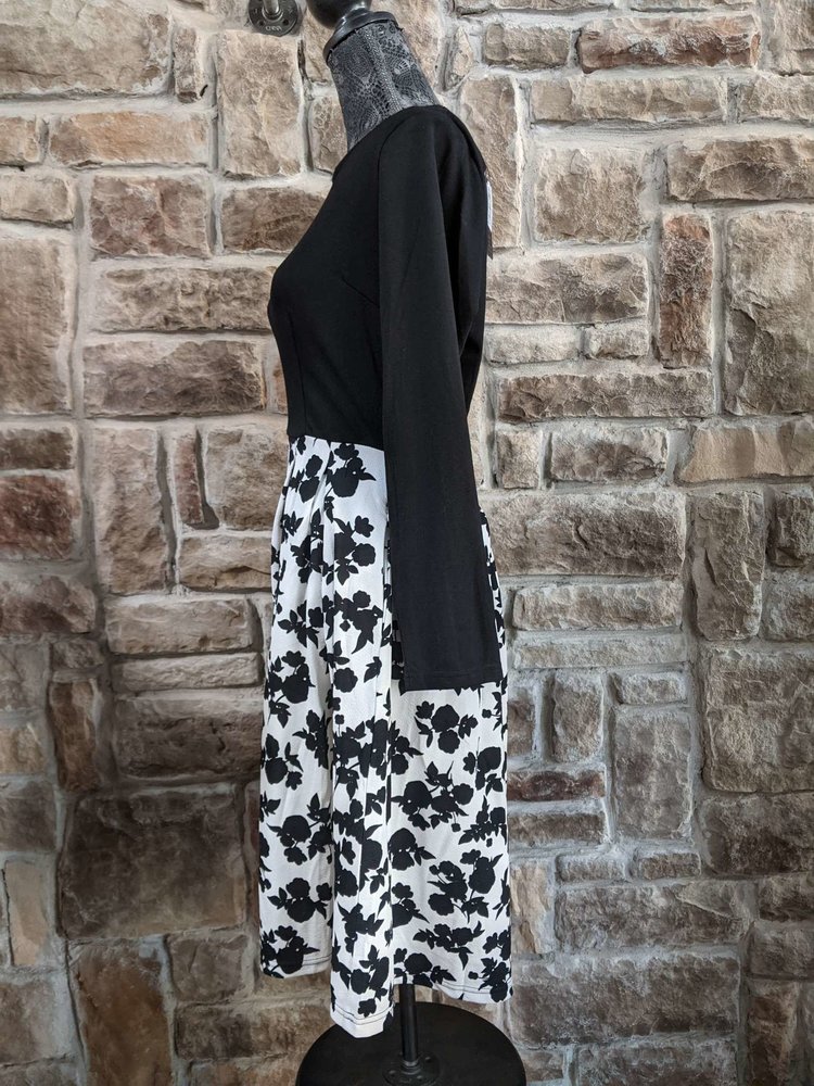 Oxiuly Fashion Black A-Line Dress with B/W Floral Skirt, XL