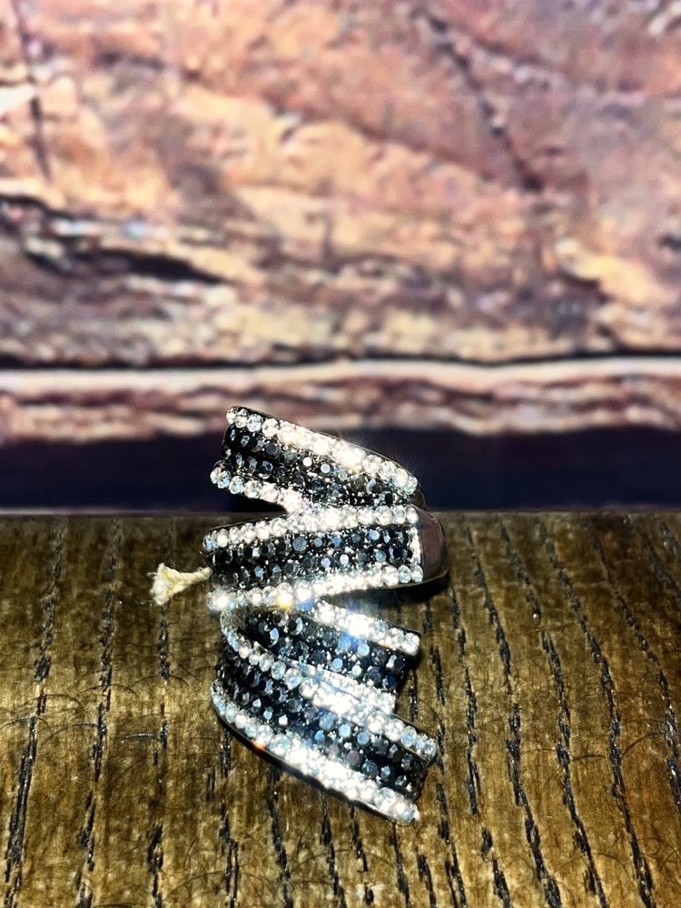 Silver and Black Abstract Rhinestoned Versatile Stretch Ring, OS