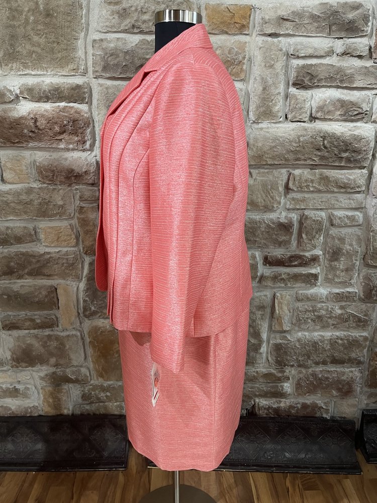 Le Suit Coral Jacket and Skirt Set, Size 20