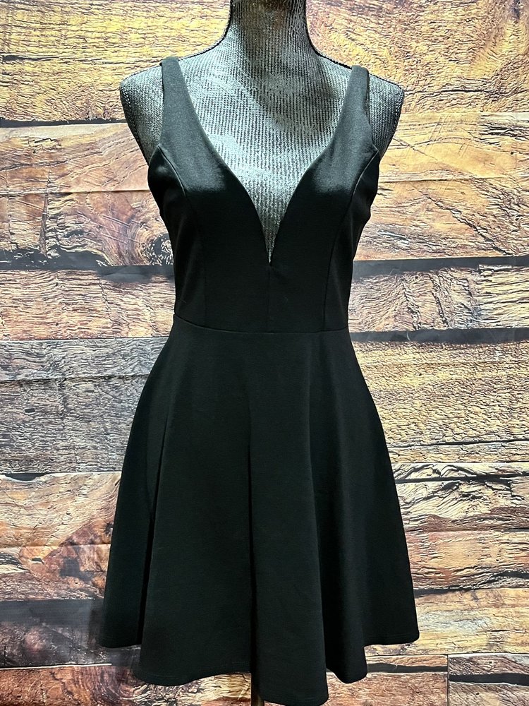 Lulu's Black Fit and Flare Skater Dress, Size M