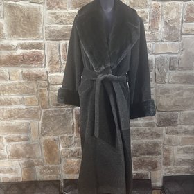 Louis Dell 'Olio Dark Forest Green Wool Coat with Mink Trim, Size 10