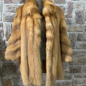 Marshall Fields Red Fox Stroller with Diagonal Sections Sleeves, Size M