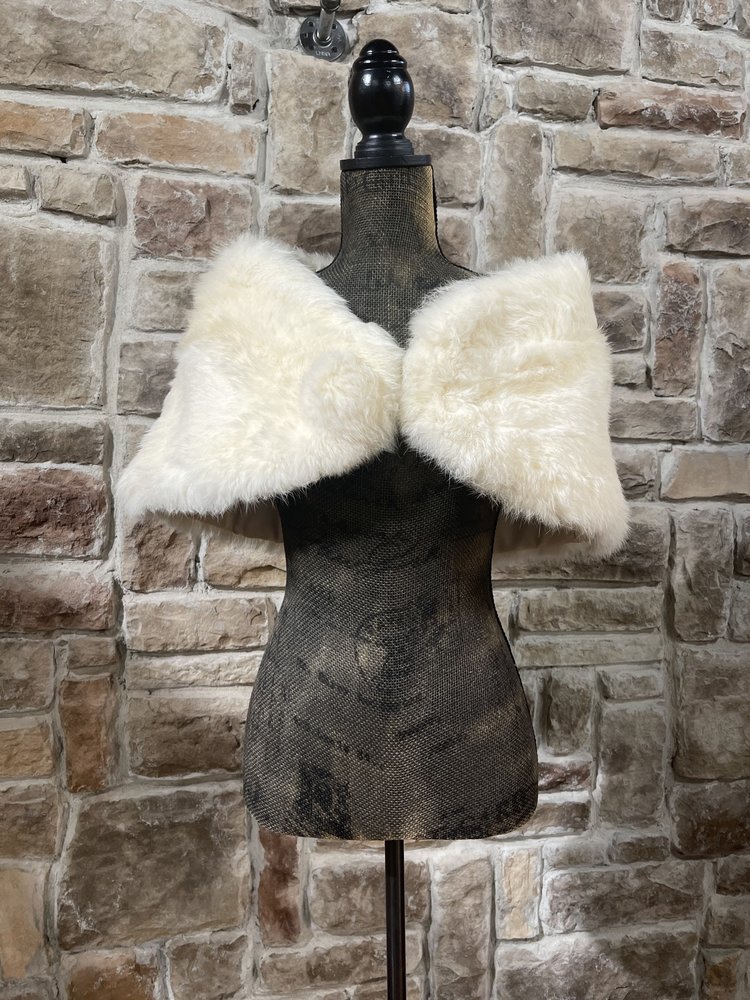 Ivory Rabbit Stole, O/S