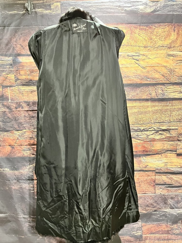 Bruno & Joseph Very Dark Ranch Mink Female Pelt Diagonal Cross Section Sleeves, Size L