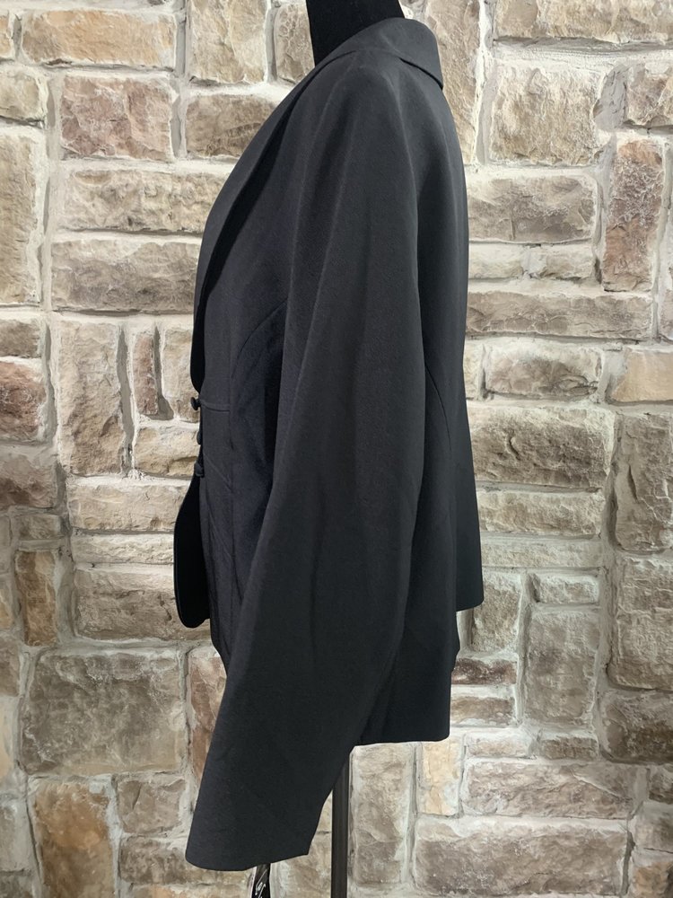 Le Suit Black Three Button Jacket, Size 18