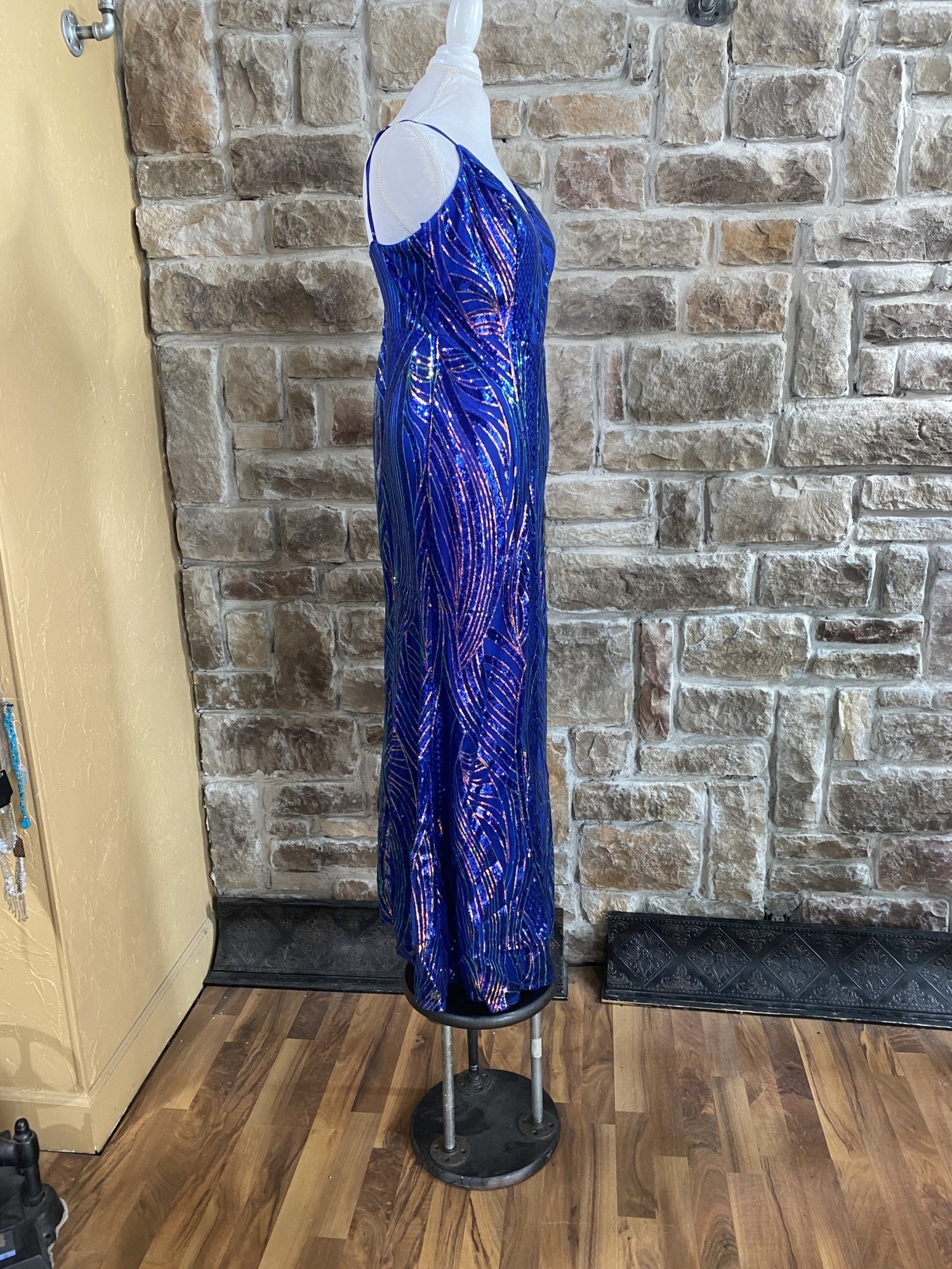Royal Blue V-Neck Geometric Sequin Gown, Size 15 - Elements Unleashed Royal Blue V-Neck Geometric Sequin Gown, Size 15 - Elements Unleashed