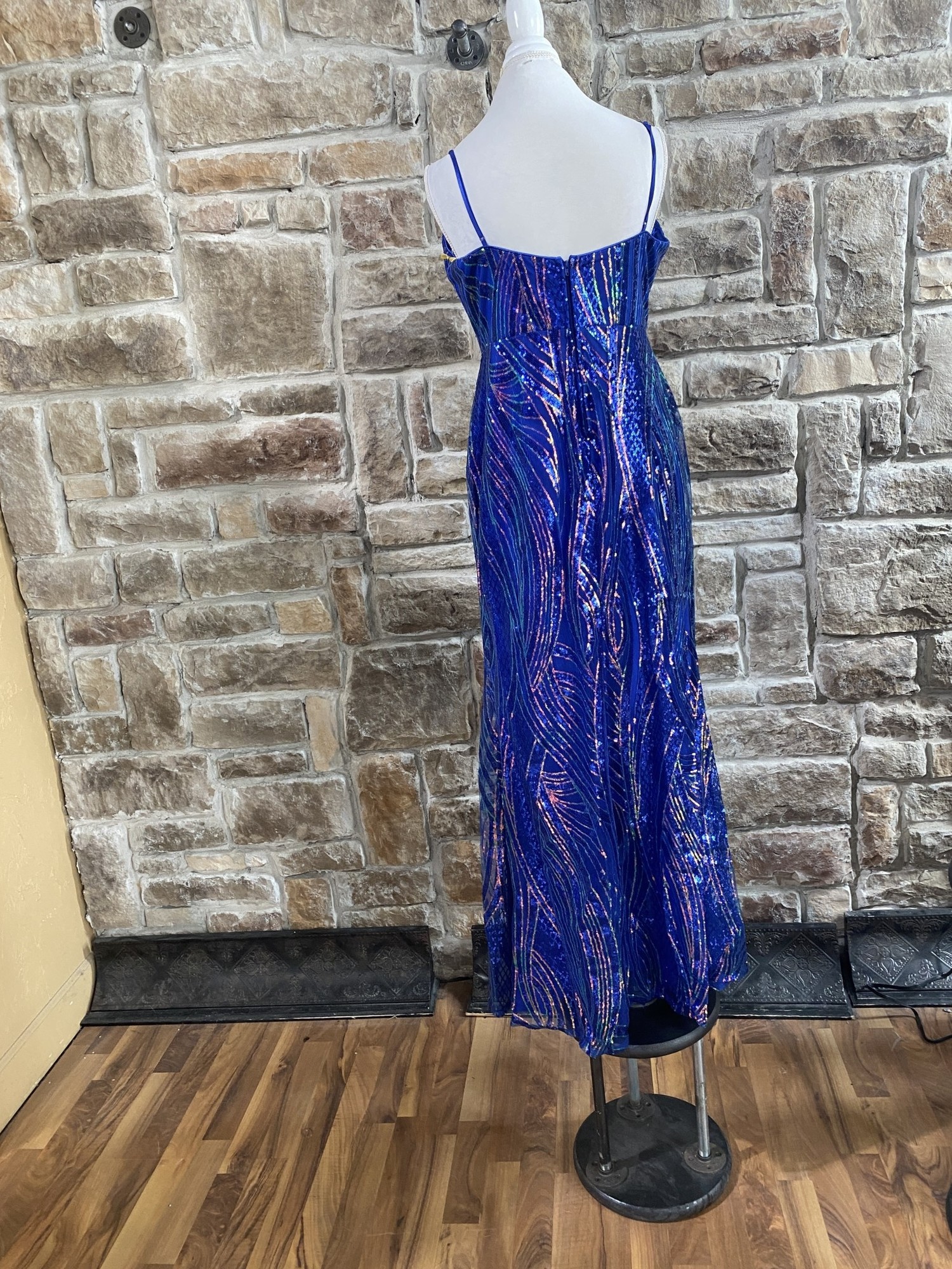 Royal Blue V-Neck Geometric Sequin Gown, Size 15 - Elements Unleashed Royal Blue V-Neck Geometric Sequin Gown, Size 15 - Elements Unleashed