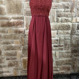 Nox Anabel Burgundy Applique Top Illusion Neck Gown, Size S