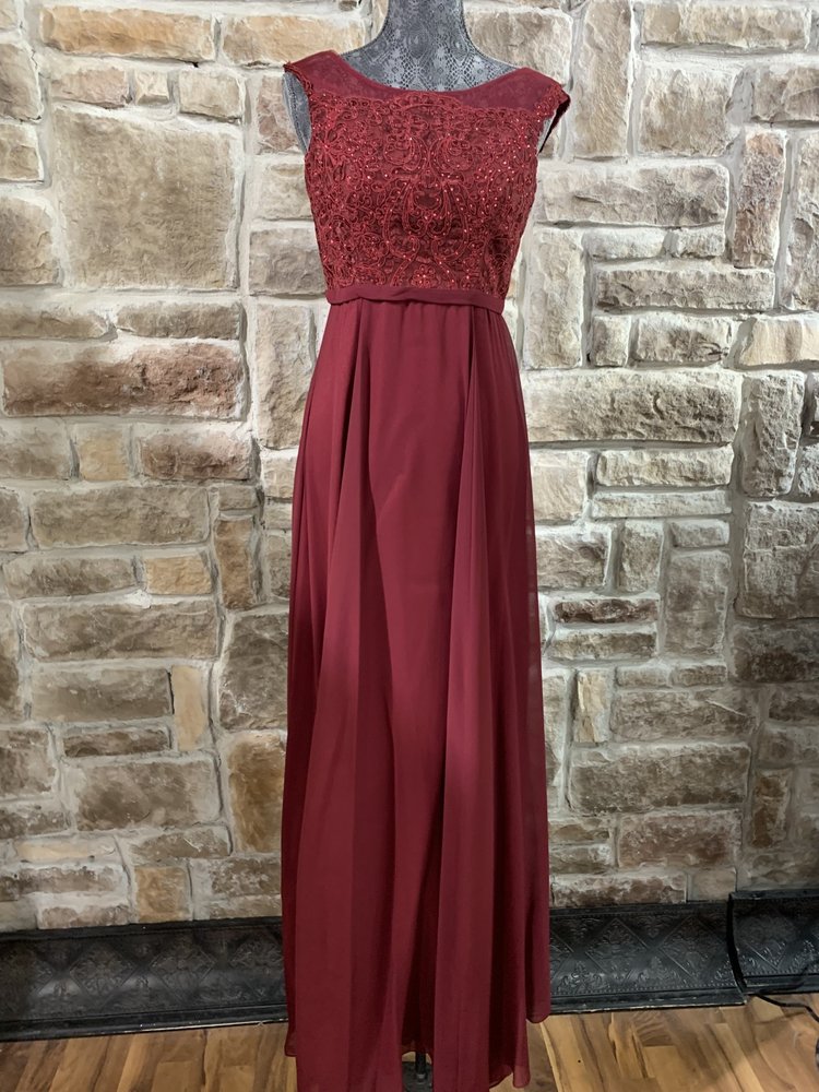 Nox Anabel Burgundy Applique Top Illusion Neck Gown, Size S