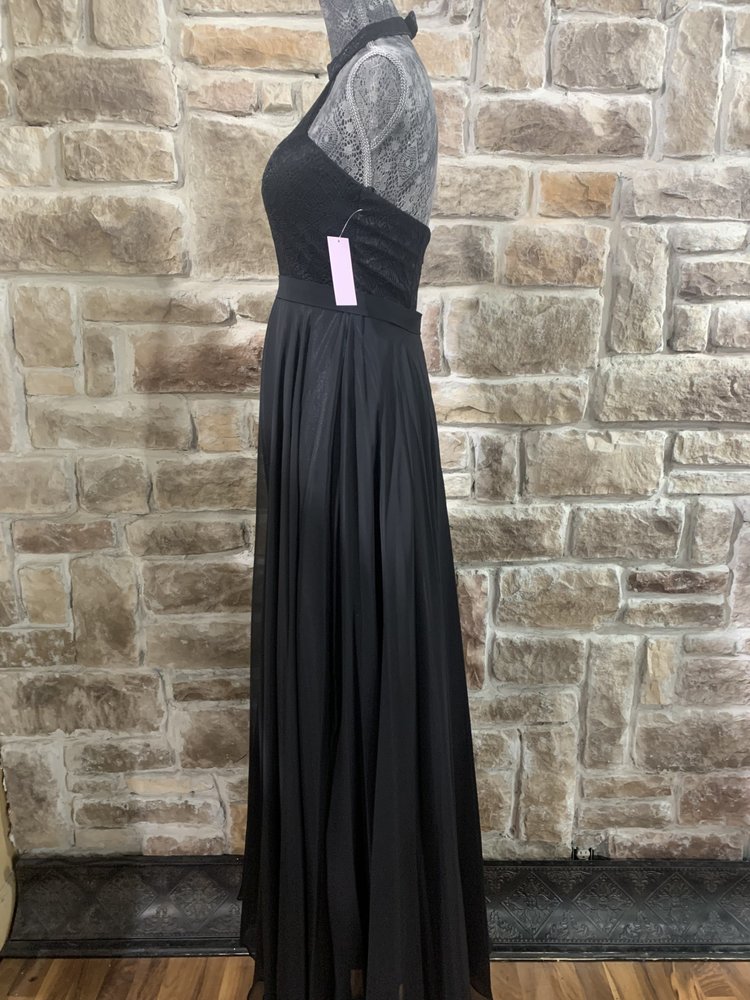 Nox Anabel Black Lace Top Halter Gown, Size S