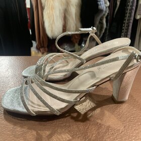 De Blossom Collection Silver Five Strap Heel