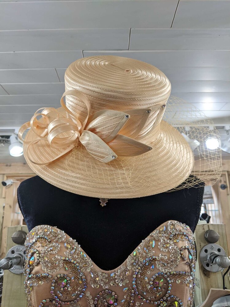 Sophia Collection Light Gold Braid Hat w/Ribbon, Petals, O/S