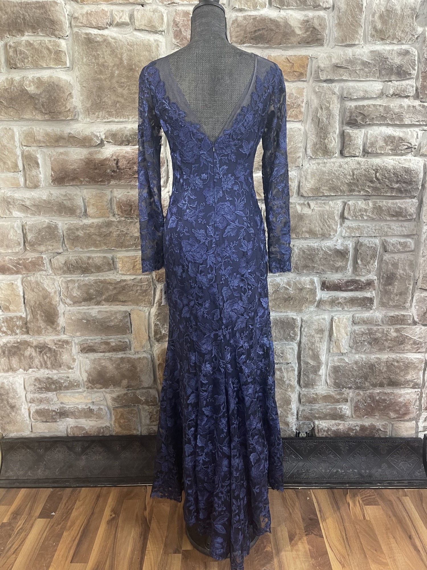 chinese dress ladies Tadashi Shoji Women's Lou Embroidered Crepe Bell Sleeve Dress