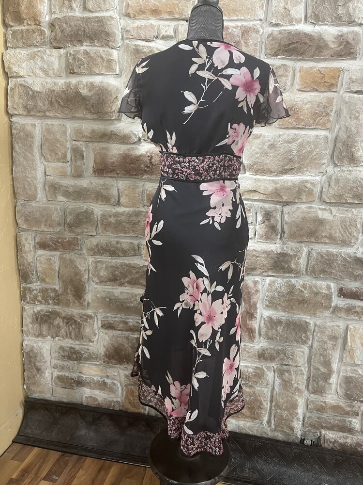 Black Dress w/ Pink Flowers, Flutter Sleeves and Ruffled Hem, Size 8