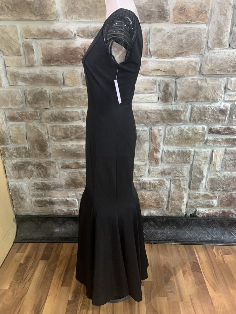 Caché Black Cap Sleeve Trumpet Gown, Size 0