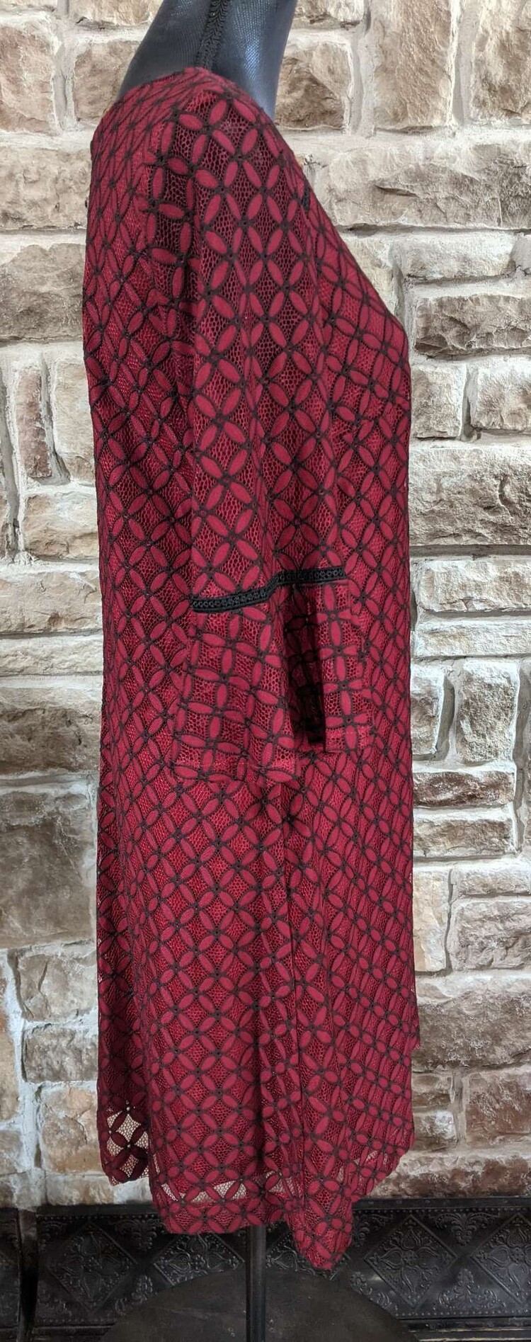 Sandra Darren Wine and Black Lace Overlay Sheath w/ Bell Flare Sleeve, Size 12