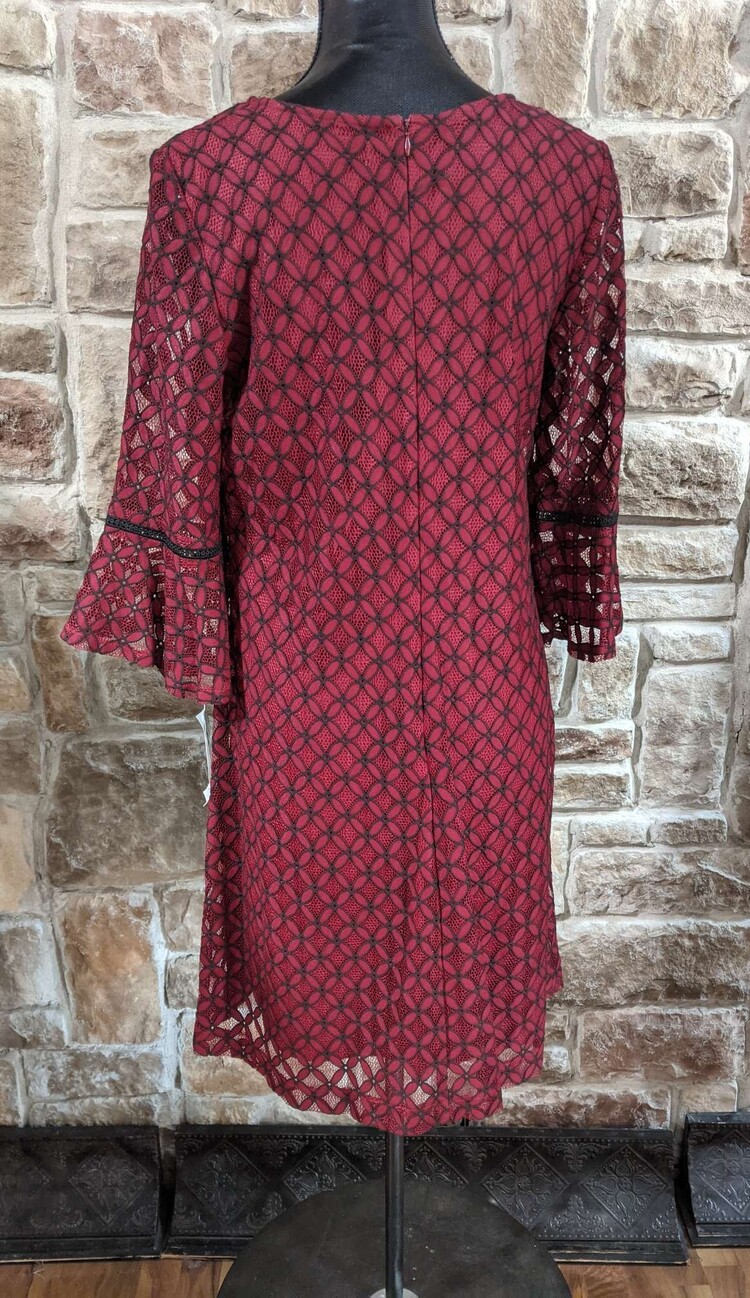 Sandra Darren Wine and Black Lace Overlay Sheath w/ Bell Flare Sleeve, Size 12