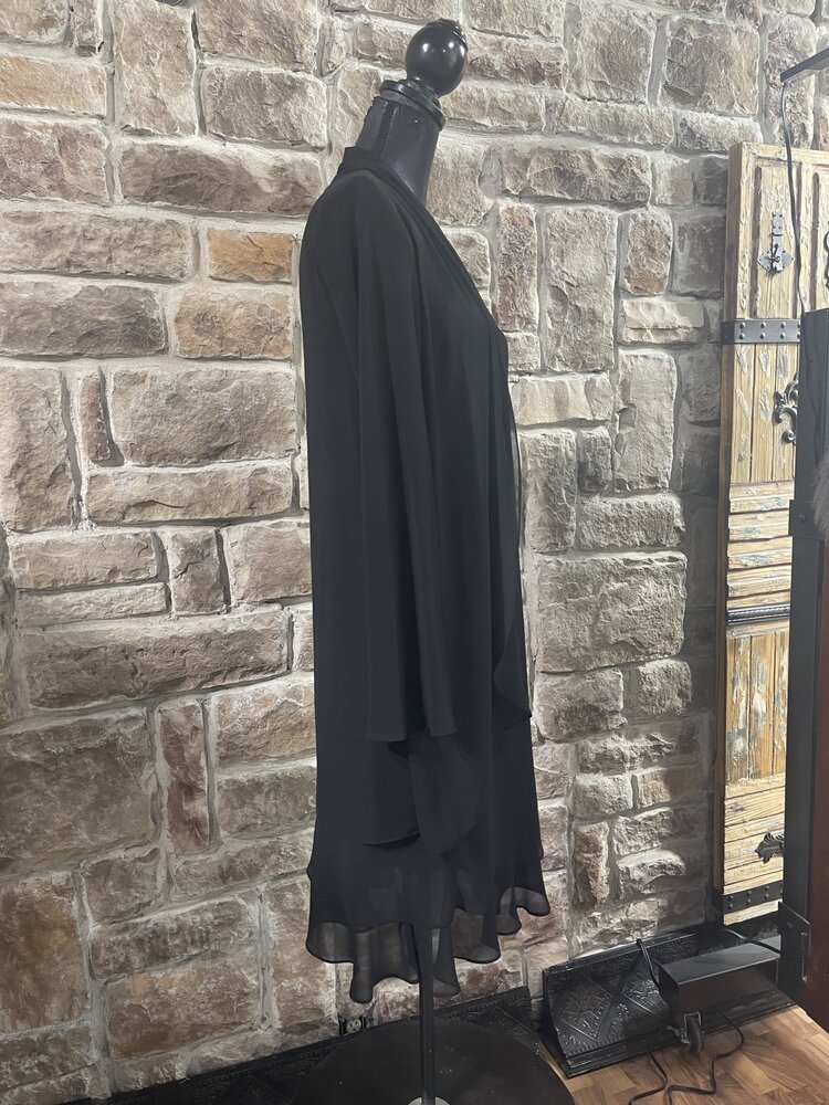 Black Mock 2pc Dress w/ Simple Ruffled Bottom, Size 6