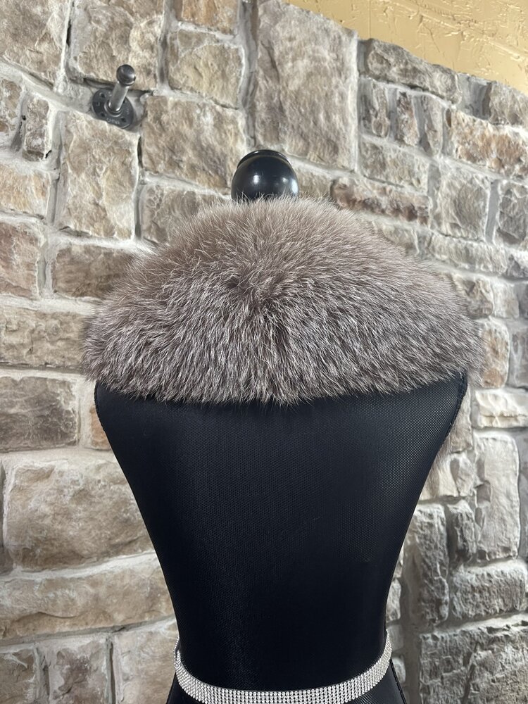 Crystal Fox Collar, 39.5 Inches