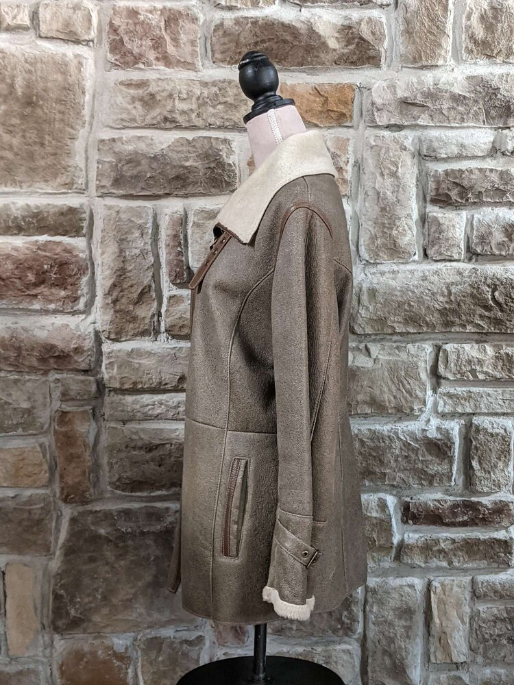 Gray Brown Sheepskin Jacket With Buckle Detailing, Size M