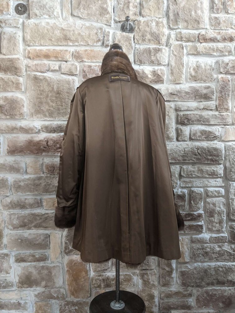 Maximillion Ranch Mink Swing Stroller With Swirl Pattern, Size 16