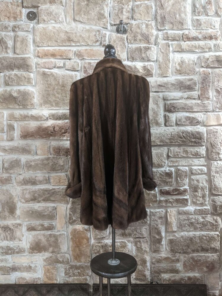 Maximillion Ranch Mink Swing Stroller With Swirl Pattern, Size 16