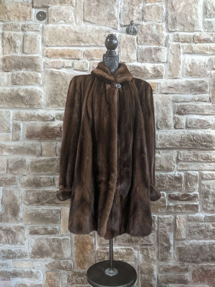 Maximillion Ranch Mink Swing Stroller With Swirl Pattern, Size 16