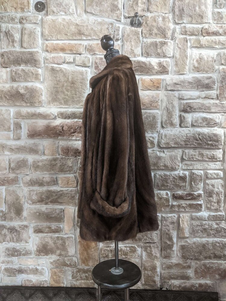 Maximillion Ranch Mink Swing Stroller With Swirl Pattern, Size 16