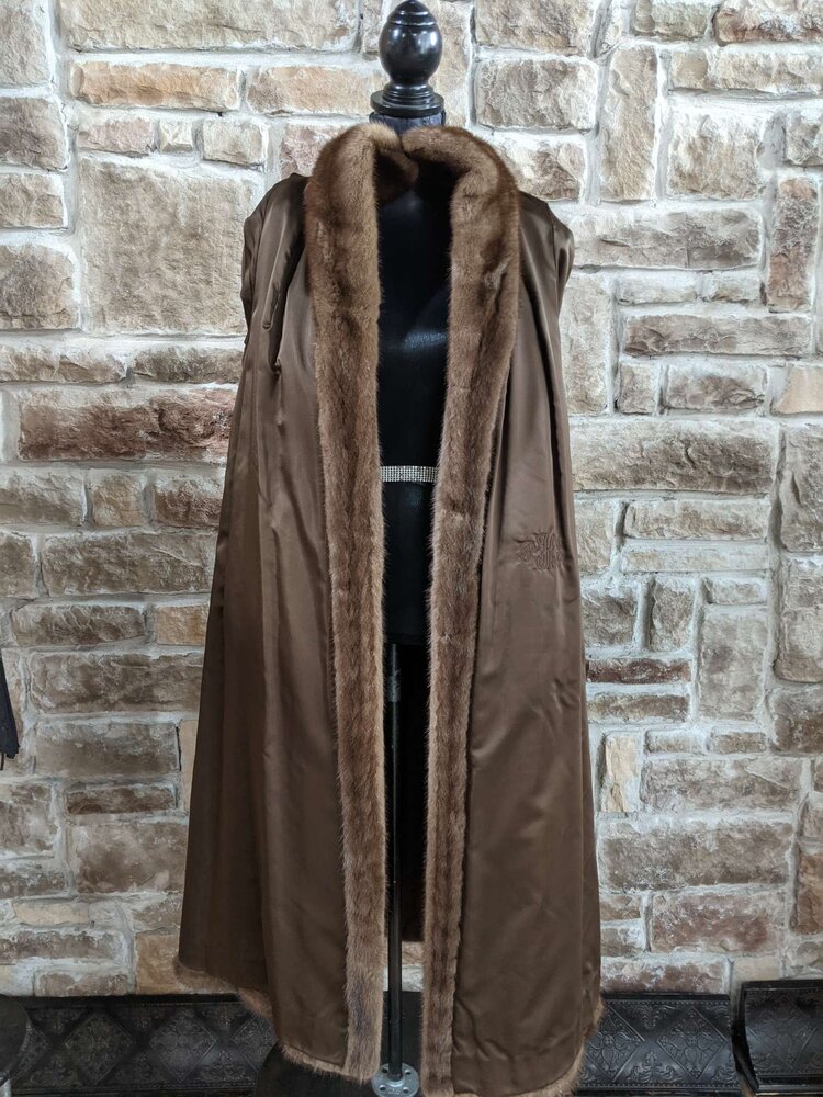 Ranch Mink Coat With Wing Collar, Size M