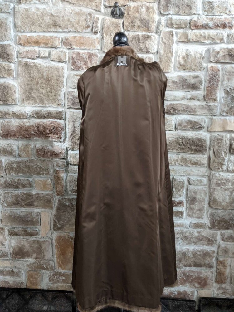 Ranch Mink Coat With Wing Collar, Size M