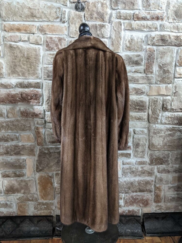 Ranch Mink Coat With Wing Collar, Size M