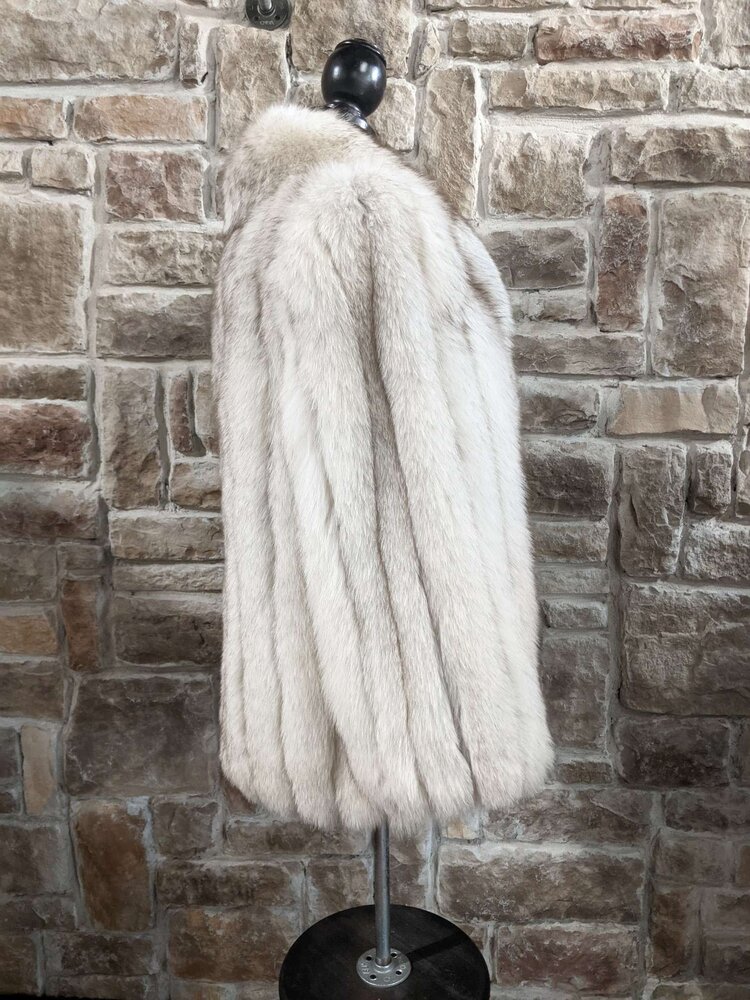 Blue Fox Stroller With Simple Lapel, Size M