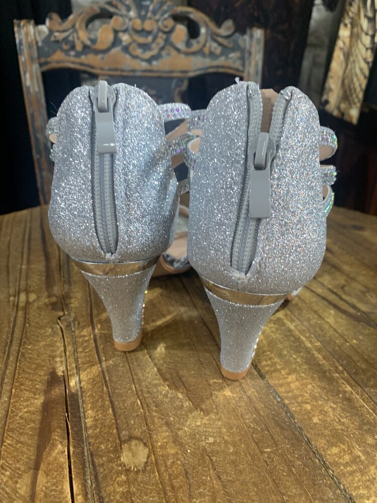 Delicacy Delicacy Perform Silver Strappy Sandal