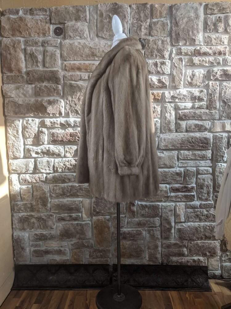 Dawn Mink Stroller, Size M